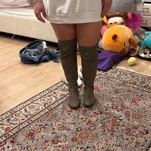 Chic Over the Knee Boots in Olive